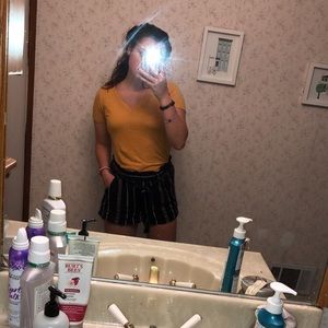 yellow short sleeve t-shirt